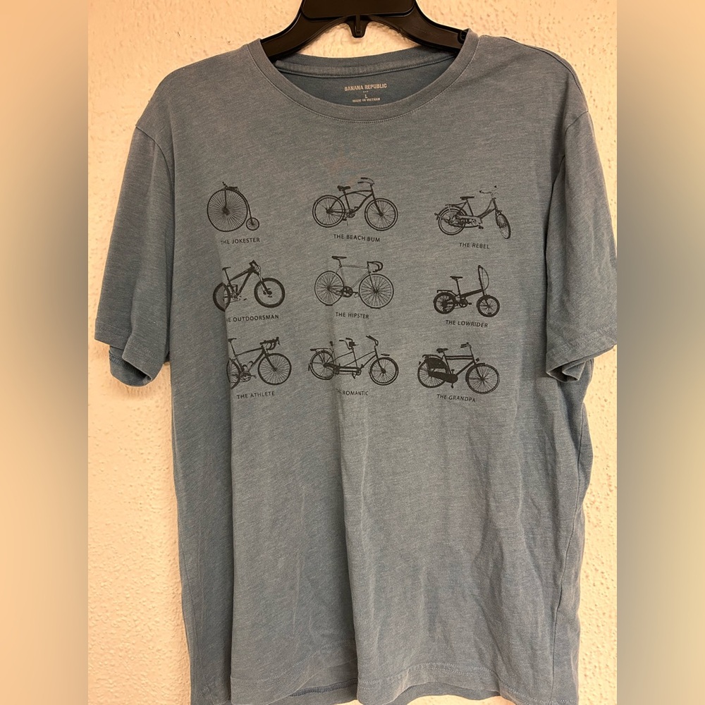BANANA REPUBLIC “Cycle of Life “ Blue and black T-SHIRT Bike size Large